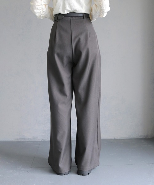 cheriella（シェリエラ）の「【cheriella】ベルト付きタックワイドパンツ BELTED TUCK WIDE PANTS（その他パンツ・レディース・グレー/ブラウン/ブラック・M/S）」の11枚目の写真