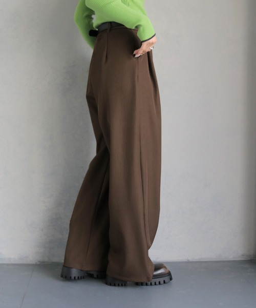 cheriella（シェリエラ）の「【cheriella】ベルト付きタックワイドパンツ BELTED TUCK WIDE PANTS（その他パンツ・レディース・グレー/ブラウン/ブラック・M/S）」の20枚目の写真