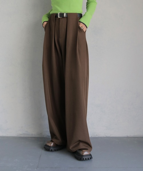 cheriella（シェリエラ）の「【cheriella】ベルト付きタックワイドパンツ BELTED TUCK WIDE PANTS（その他パンツ・レディース・グレー/ブラウン/ブラック・M/S）」の16枚目の写真