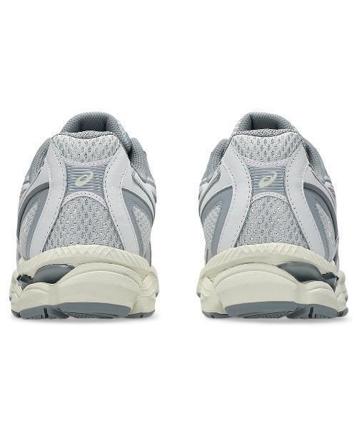 ASICS（アシックス）の「ASICS/アシックス/GEL-NYC 2055/1203A542.021（スニーカー・メンズ・グレー・23.5cm/24.5cm/25.5cm/26.5cm/28.0cm/27.5cm/23.0cm/24.0cm/25.0cm/26.0cm/27.0cm）」の3枚目の写真