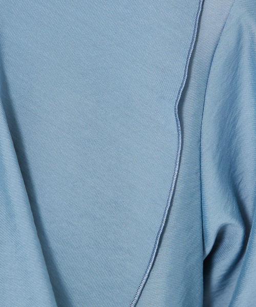 qualite（カリテ）の「【一枚で華やぐ、エレガントな春ブラウス】レイヤードラッフルブラウス/春服/夏服/オフィスカジュアル/（シャツ/ブラウス・レディース・ホワイト/グレイッシュブルー/チャコールグレー・フリー）」の9枚目の写真