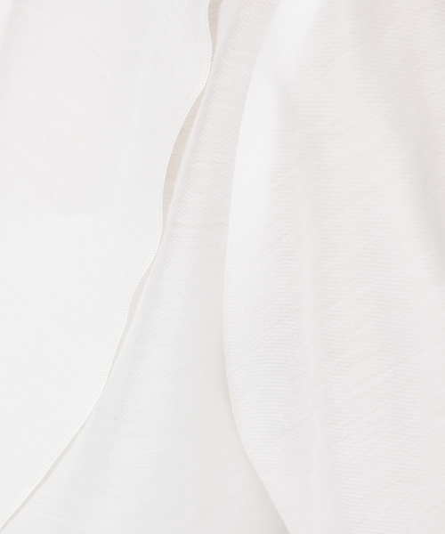 qualite（カリテ）の「【一枚で華やぐ、エレガントな春ブラウス】レイヤードラッフルブラウス/春服/夏服/オフィスカジュアル/（シャツ/ブラウス・レディース・ホワイト/グレイッシュブルー/チャコールグレー・フリー）」の13枚目の写真