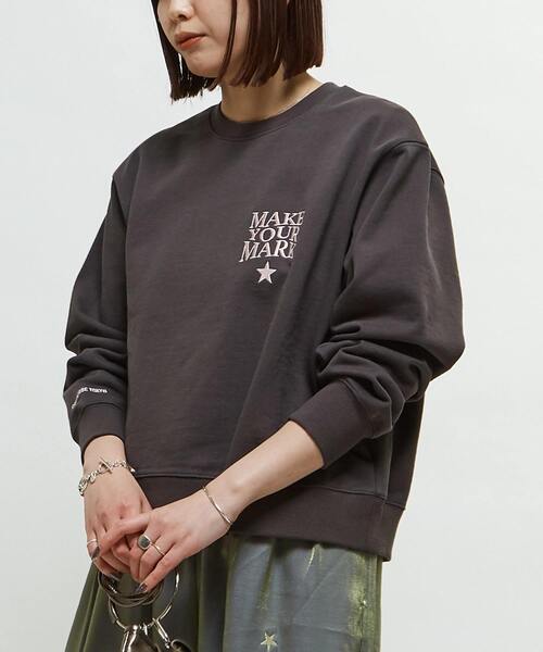 CONVERSE TOKYO(コンバーストウキョウ)の「ONEPOINT LOGO EMBROIDERY SWEAT(スウェット・レディース・ホワイト/チャコールグレー/パープル/サックスブルー・FREE)」の22枚目の写真