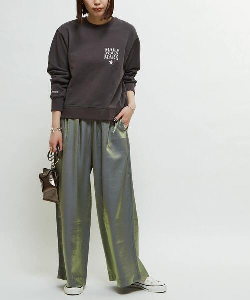 CONVERSE TOKYO(コンバーストウキョウ)の「ONEPOINT LOGO EMBROIDERY SWEAT(スウェット・レディース・ホワイト/チャコールグレー/パープル/サックスブルー・FREE)」の5枚目の写真