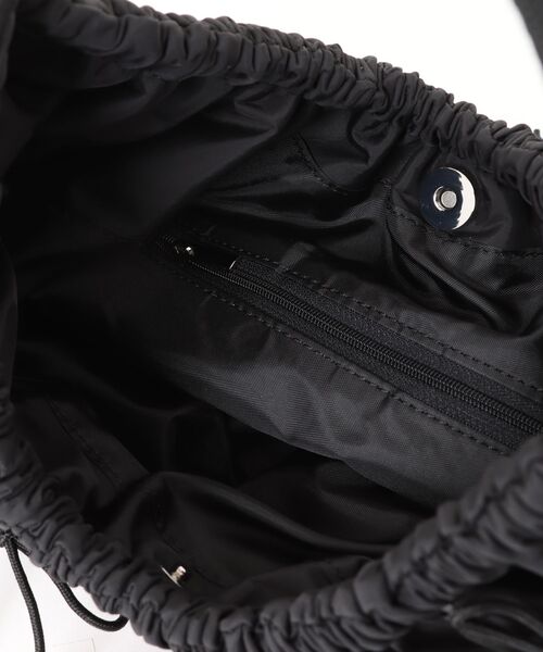 OUTDOOR PRODUCTS（アウトドアプロダクツ）の「【OUTDOOR PRODUCTS】リボンショルダーバッグ[151106]（ショルダーバッグ・レディース・アイボリー/ブラック/ベージュ・F）」の6枚目の写真