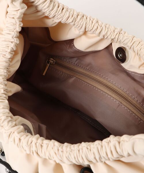 OUTDOOR PRODUCTS（アウトドアプロダクツ）の「【OUTDOOR PRODUCTS】リボンショルダーバッグ[151106]（ショルダーバッグ・レディース・アイボリー/ブラック/ベージュ・F）」の9枚目の写真