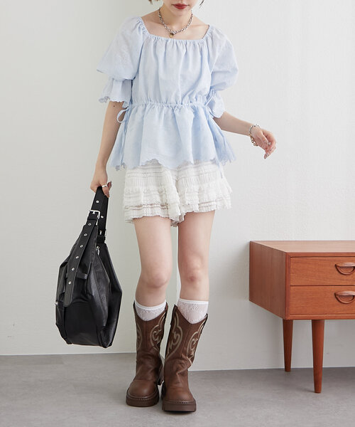 w closet（ダブルクローゼット）の「フリルミニショートパンツ（その他パンツ・レディース・オフホワイト/ブラック・FREE）」の5枚目の写真