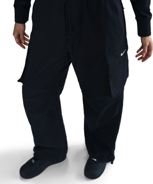 NIKE(ナイキ)の「NIKE WMNS STREET CARGO PANT IB1059(その他パンツ・レディース・ブラック・XS/S)」の1枚目の写真