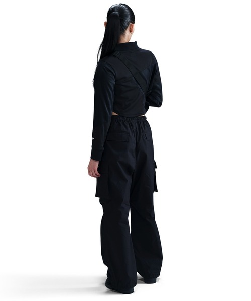 NIKE(ナイキ)の「NIKE WMNS STREET CARGO PANT IB1059(その他パンツ・レディース・ブラック・XS/S)」の4枚目の写真