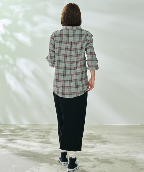 Arnold Palmer（アーノルドパーマー）の「スキッパー チェック 7分袖 ブラウス（シャツ/ブラウス・レディース・アイボリー/モスグリーン/ネイビー・S/M/L）」の17枚目の写真