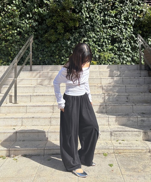 ISOOK（アイスー）の「【ISOOK / アイスー】タック入りバルーンスェットパンツ / ワイド コクーン ルーズ 総ゴム シームデザイン ビックシルエット ユニセックス ノームコア 黒 ブラック グレー ZOZOTOWN限定（スウェットパンツ・レディース・グレー/ブラック・FREE）」の20枚目の写真