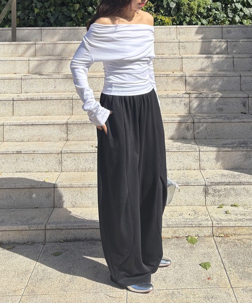 ISOOK（アイスー）の「【ISOOK / アイスー】タック入りバルーンスェットパンツ / ワイド コクーン ルーズ 総ゴム シームデザイン ビックシルエット ユニセックス ノームコア 黒 ブラック グレー ZOZOTOWN限定（スウェットパンツ・レディース・グレー/ブラック・FREE）」の10枚目の写真