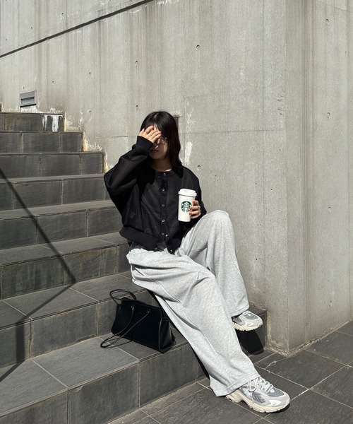 ISOOK（アイスー）の「【ISOOK / アイスー】タック入りバルーンスェットパンツ / ワイド コクーン ルーズ 総ゴム シームデザイン ビックシルエット ユニセックス ノームコア 黒 ブラック グレー ZOZOTOWN限定（スウェットパンツ・レディース・グレー/ブラック・FREE）」の15枚目の写真