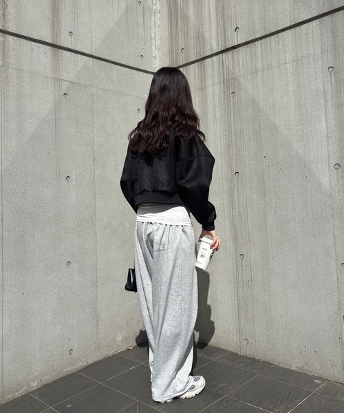 ISOOK（アイスー）の「【ISOOK / アイスー】タック入りバルーンスェットパンツ / ワイド コクーン ルーズ 総ゴム シームデザイン ビックシルエット ユニセックス ノームコア 黒 ブラック グレー ZOZOTOWN限定（スウェットパンツ・レディース・グレー/ブラック・FREE）」の18枚目の写真