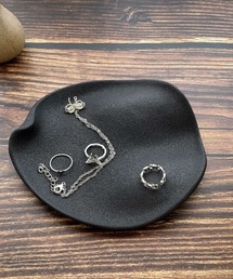 Fun & Daily（ファンアンドデイリー）の「F&D : ウェーブセラミックジュエリートレー（収納グッズ）」