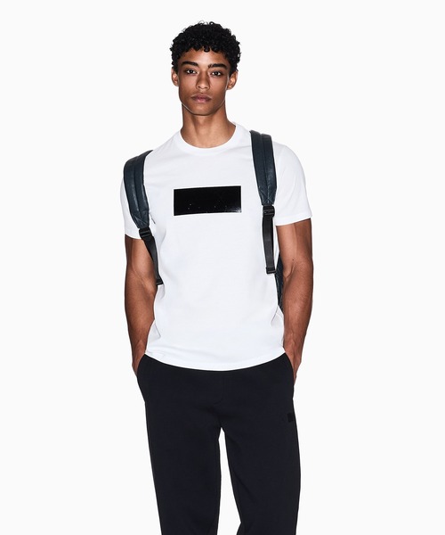 ARMANI EXCHANGE（アルマーニエクスチェンジ）の「【A|X アルマーニ エクスチェンジ】シャイニーボックスロゴ 半袖クルーネックTシャツ/REGULAR（Tシャツ/カットソー・メンズ・ホワイト/ライラック/ブラック・LARGE/MEDIUM/SMALL/X-LARGE/X-SMALL/XX-LARGE）」の9枚目の写真