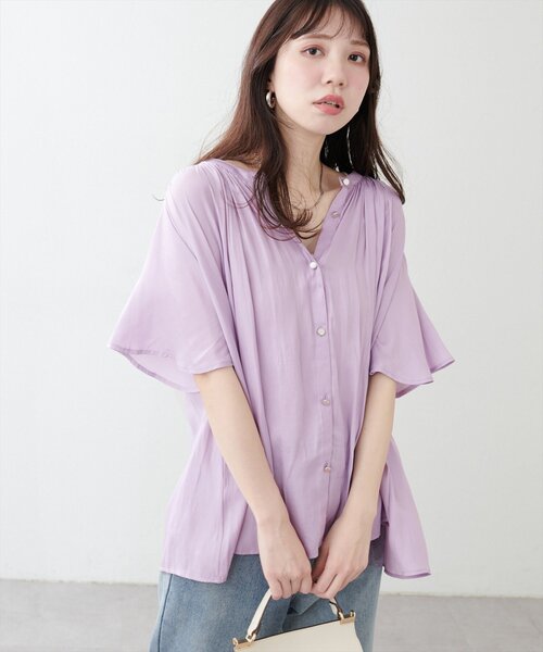 natural couture（ナチュラルクチュール）の「とろみサテンフレア袖ギャザーブラウス（シャツ/ブラウス・レディース・ライトグレー/ピンク/ラベンダー/ピンクベージュ/サックスブルー/アイボリー/チャコールグレー・FREE）」の5枚目の写真