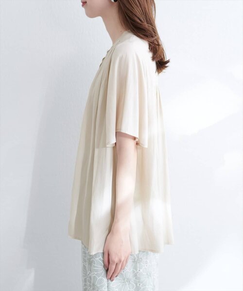 our　ツヤ感素材の袖ギャザーブラウス　ホワイト NATURAL BEAUTY】ギャザー＆フリル取り外しブラウス/ホワイト