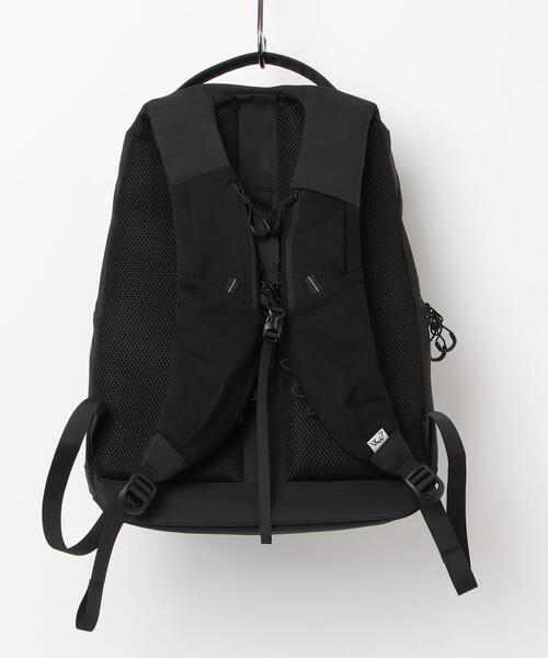 CMF OUTDOOR GARMENT(シーエムエフアウトドアガーメント)の「CMF OUTDOOR GARMENT/シーエムエフ WEEKPACKERZ SMOOTH NYLON(バックパック/リュック・メンズ・ネイビー/ブラック・F)」の6枚目の写真