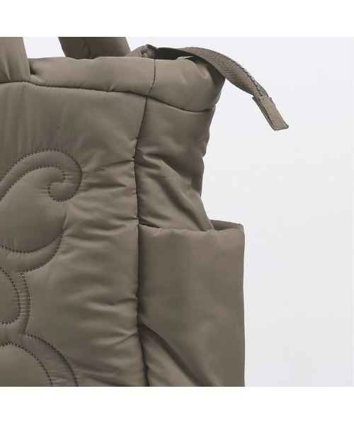 FANCY CLUB(ファンシークラブ)の「【日本未発売/WEB限定】FANCY CLUB(ファンシークラブ)/パデッド パファー バタフライ キルティング ショルダー トートバッグ 軽量/CUDDLE PADDED SHOULDER BAG(ショルダーバッグ・レディース・ブラウン/グレー/ブラック・FREE)」の13枚目の写真