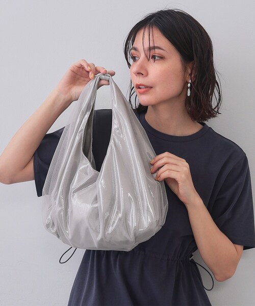 OPAQUE.CLIP（オペークドットクリップ）の「チュールレイヤードミドルショルダーバッグ（ショルダーバッグ・レディース・ピンク系/ブラック/シルバー・00）」の3枚目の写真