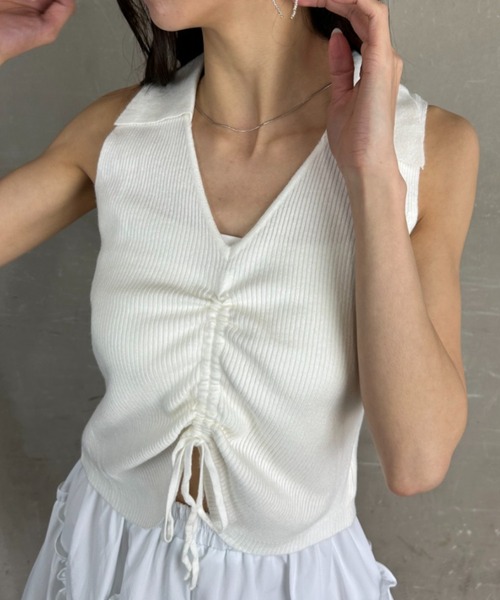 tolene(トレネ)の「フロントシャーリングノースリーブポロニット(ニット/セーター・レディース・ブラック/ホワイト/チャコール・FREE)」の4枚目の写真
