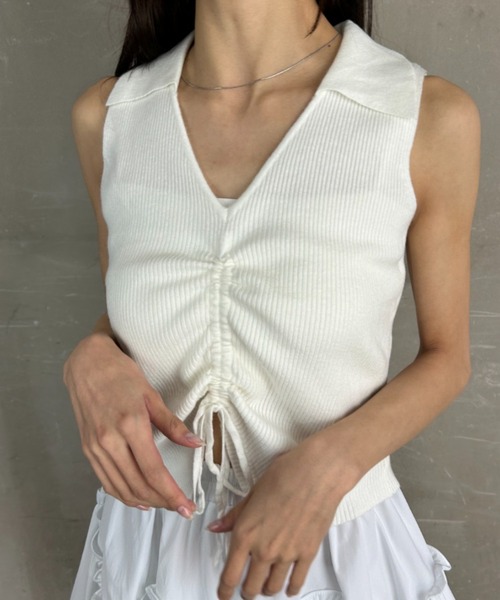 tolene(トレネ)の「フロントシャーリングノースリーブポロニット(ニット/セーター・レディース・ブラック/ホワイト/チャコール・FREE)」の5枚目の写真