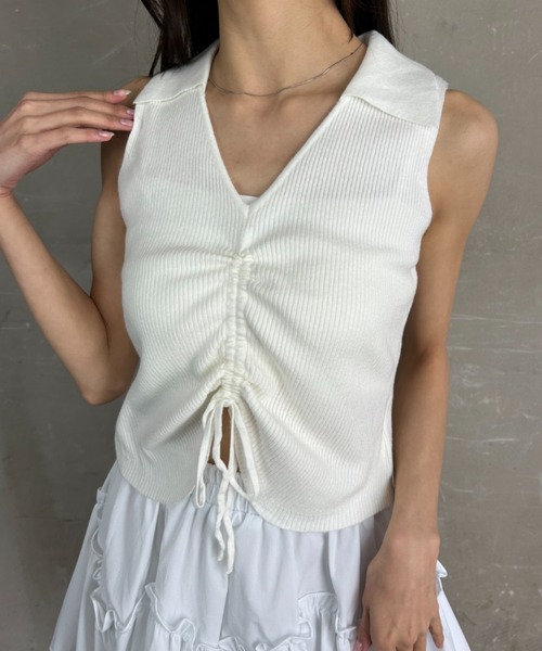 tolene(トレネ)の「フロントシャーリングノースリーブポロニット(ニット/セーター・レディース・ブラック/ホワイト/チャコール・FREE)」の6枚目の写真