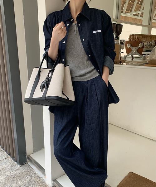 Girly Doll(ガーリードール)の「オーバーデニムシャツとタックワイドデニムセットアップ(セットアップ・レディース・ネイビー・S/M/L)」の2枚目の写真