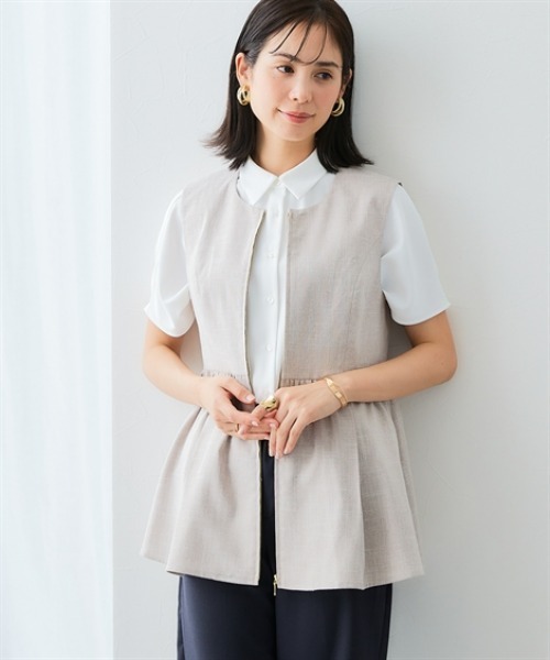 7days Life Styling（セブンデイズライフスタイリング）の「洗える麻調合繊ペプラムジレ（接触冷感・防しわ・ストレッチ・UVカット）（ベスト・レディース・ベージュ系/ネイビー系・S/M/L/LL）」の2枚目の写真