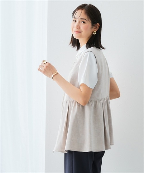 7days Life Styling（セブンデイズライフスタイリング）の「洗える麻調合繊ペプラムジレ（接触冷感・防しわ・ストレッチ・UVカット）（ベスト・レディース・ベージュ系/ネイビー系・S/M/L/LL）」の4枚目の写真