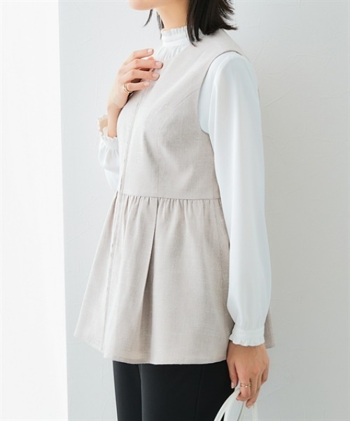 7days Life Styling（セブンデイズライフスタイリング）の「洗える麻調合繊ペプラムジレ（接触冷感・防しわ・ストレッチ・UVカット）（ベスト・レディース・ベージュ系/ネイビー系・S/M/L/LL）」の15枚目の写真