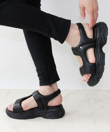 Fin（フィン）の「パデッド厚底スポーツサンダル【低反発スポンジ入り】（サンダル）」