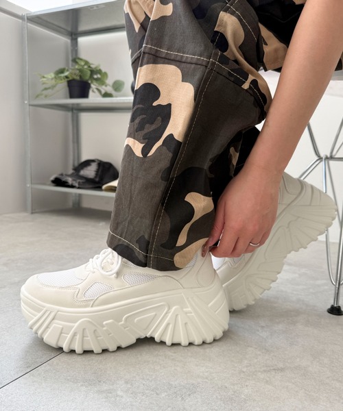 WEGO（ウィゴー）の「WEGO/ボリュームスニーカー（スニーカー・レディース・ホワイト/キャメル/シルバー/ブラック・MEDIUM/LARGE/SMALL）」の10枚目の写真