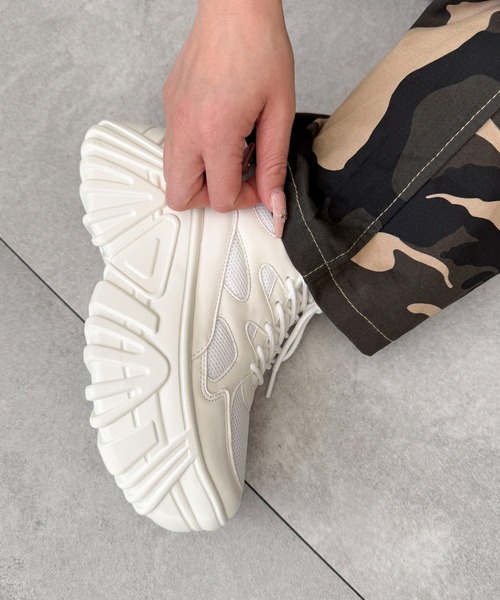 WEGO（ウィゴー）の「WEGO/ボリュームスニーカー（スニーカー・レディース・ホワイト/キャメル/シルバー/ブラック・MEDIUM/LARGE/SMALL）」の9枚目の写真