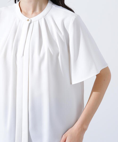 N.（N. Natural Beauty Basic）（エヌエヌナチュラルビューティーベーシック）の「フロントタックフレアスリーブブラウス（シャツ/ブラウス・レディース・ライトベージュ/オフホワイト/ブルー・MEDIUM）」の6枚目の写真