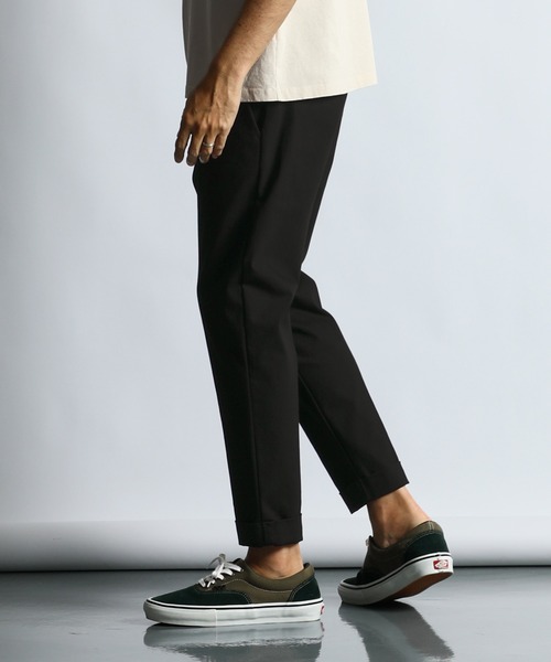 The DUFFER of ST.GEORGE（ザダファーオブセントジョージ）の「MONSTER STRETCH CHINO SLACKS：モンスターストレッチ チノクロス スラックス（スラックス・メンズ・ブラック・SMALL/MEDIUM/LARGE/X-LARGE）」の3枚目の写真