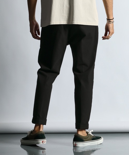 The DUFFER of ST.GEORGE（ザダファーオブセントジョージ）の「MONSTER STRETCH CHINO SLACKS：モンスターストレッチ チノクロス スラックス（スラックス・メンズ・ブラック・SMALL/MEDIUM/LARGE/X-LARGE）」の4枚目の写真