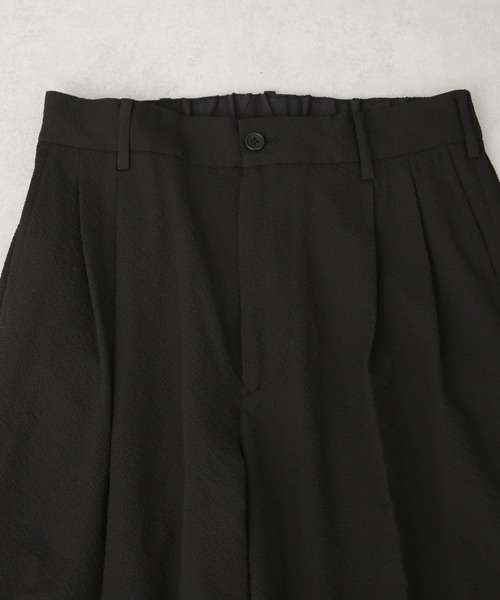 NANO universe(ナノユニバース)の「サッカータックイージーパンツ(セットアップ可)(その他パンツ・メンズ・チャコール/ブルー/ブラック・M/L)」の5枚目の写真