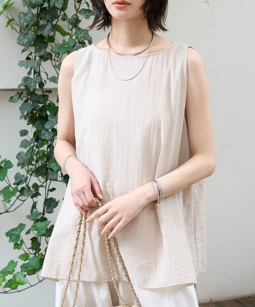 Rouge vif(ルージュヴィフ)の「前後2WAYパールノースリブラウス(シャツ/ブラウス・レディース・ホワイト/ベージュ/ブラック・フリー)」の3枚目の写真