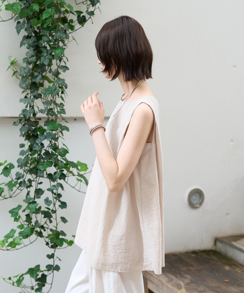 Rouge vif(ルージュヴィフ)の「前後2WAYパールノースリブラウス(シャツ/ブラウス・レディース・ホワイト/ベージュ/ブラック・フリー)」の9枚目の写真