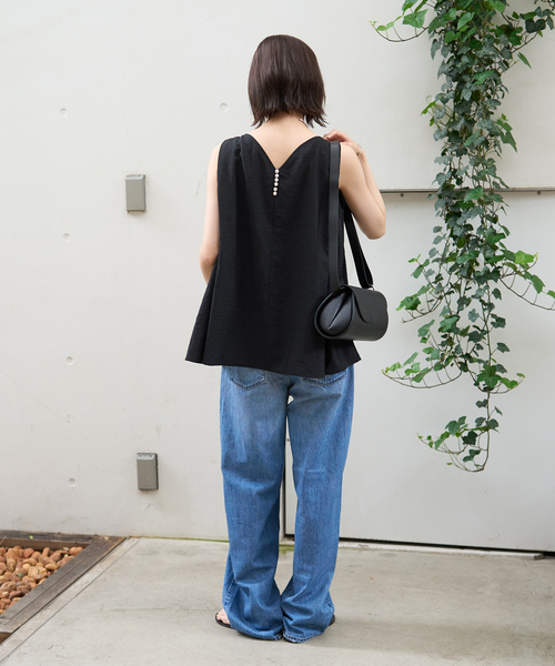 Rouge vif(ルージュヴィフ)の「前後2WAYパールノースリブラウス(シャツ/ブラウス・レディース・ホワイト/ベージュ/ブラック・フリー)」の22枚目の写真