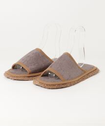 ARCADE（アーケード）の「掃除スリッパ 履いて歩くだけ モップ付きスリッパ（掃除グッズ）」