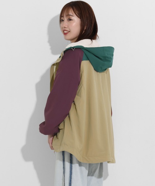 KRIFF MAYER Lady's Collection（クリフメイヤーレディースコレクション）の「【Aライン･ミディアム丈】ゆったりAラインマンパ（マウンテンパーカー・レディース・ブラック/その他5/パープル/ベージュ/カラフル/グリーン・LARGE/MEDIUM）」の6枚目の写真
