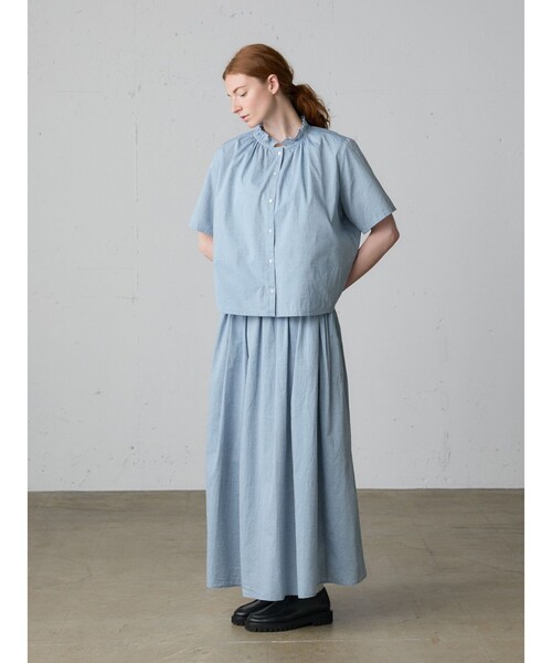 MidiUmi（ミディウミ）の「MidiUmi シャンブレーフリルシャツ（シャツ/ブラウス・レディース・ライトブルー/オフホワイト/ブラック/ブルー系その他3・FREE）」の6枚目の写真