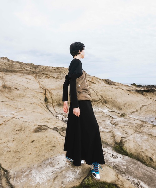 OMMO（オーエムエムオー）の「CUBE SLEEVE FLARE OP（ワンピース・レディース・レッド/ブラック/グレー・36/38）」の19枚目の写真