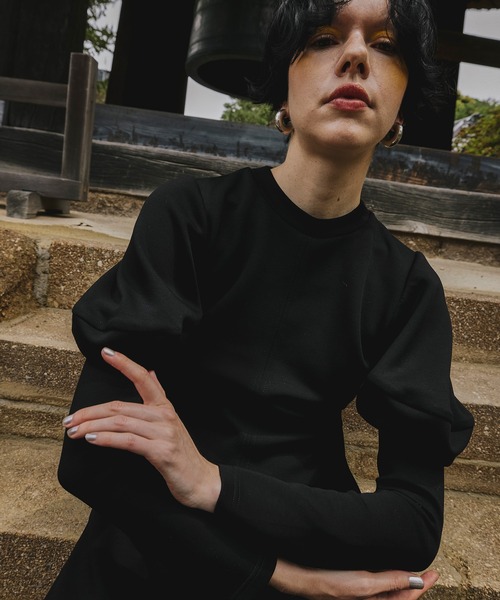 OMMO（オーエムエムオー）の「CUBE SLEEVE FLARE OP（ワンピース・レディース・レッド/ブラック/グレー・36/38）」の10枚目の写真