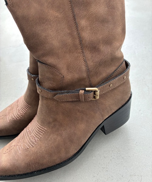 SHAGGIE（シャギー）の「【ViVi掲載】ストラップ付きウエスタンショートブーツ（ブーツ・レディース・ブラック/ブラウン/ホワイト・X-LARGE/LARGE/MEDIUM/SMALL）」の12枚目の写真