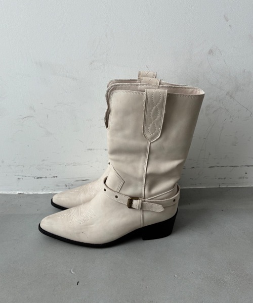 SHAGGIE（シャギー）の「【ViVi掲載】ストラップ付きウエスタンショートブーツ（ブーツ・レディース・ブラック/ブラウン/ホワイト・X-LARGE/LARGE/MEDIUM/SMALL）」の20枚目の写真