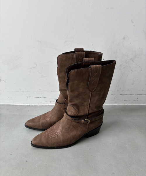 SHAGGIE（シャギー）の「【ViVi掲載】ストラップ付きウエスタンショートブーツ（ブーツ・レディース・ブラック/ブラウン/ホワイト・X-LARGE/LARGE/MEDIUM/SMALL）」の10枚目の写真